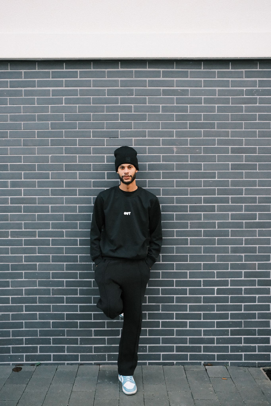 Sweatshirt (BLACK)