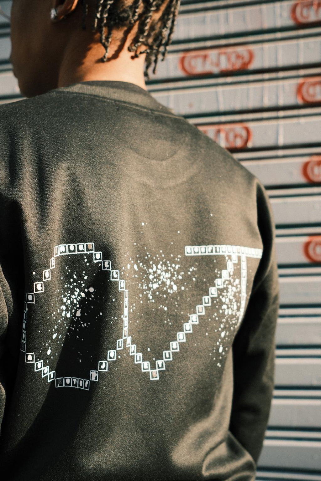 Sweatshirt (BLACK)