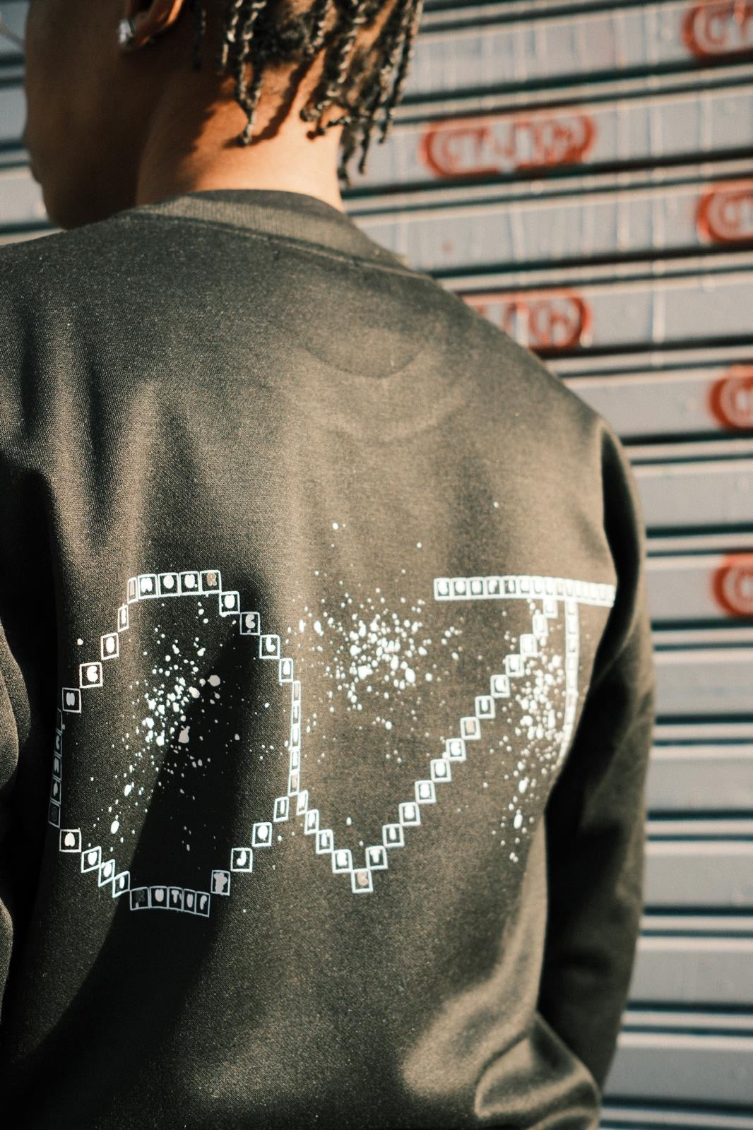 Sweatshirt (BLACK)