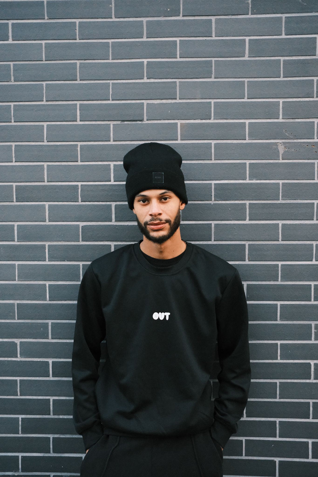 Sweatshirt (BLACK)