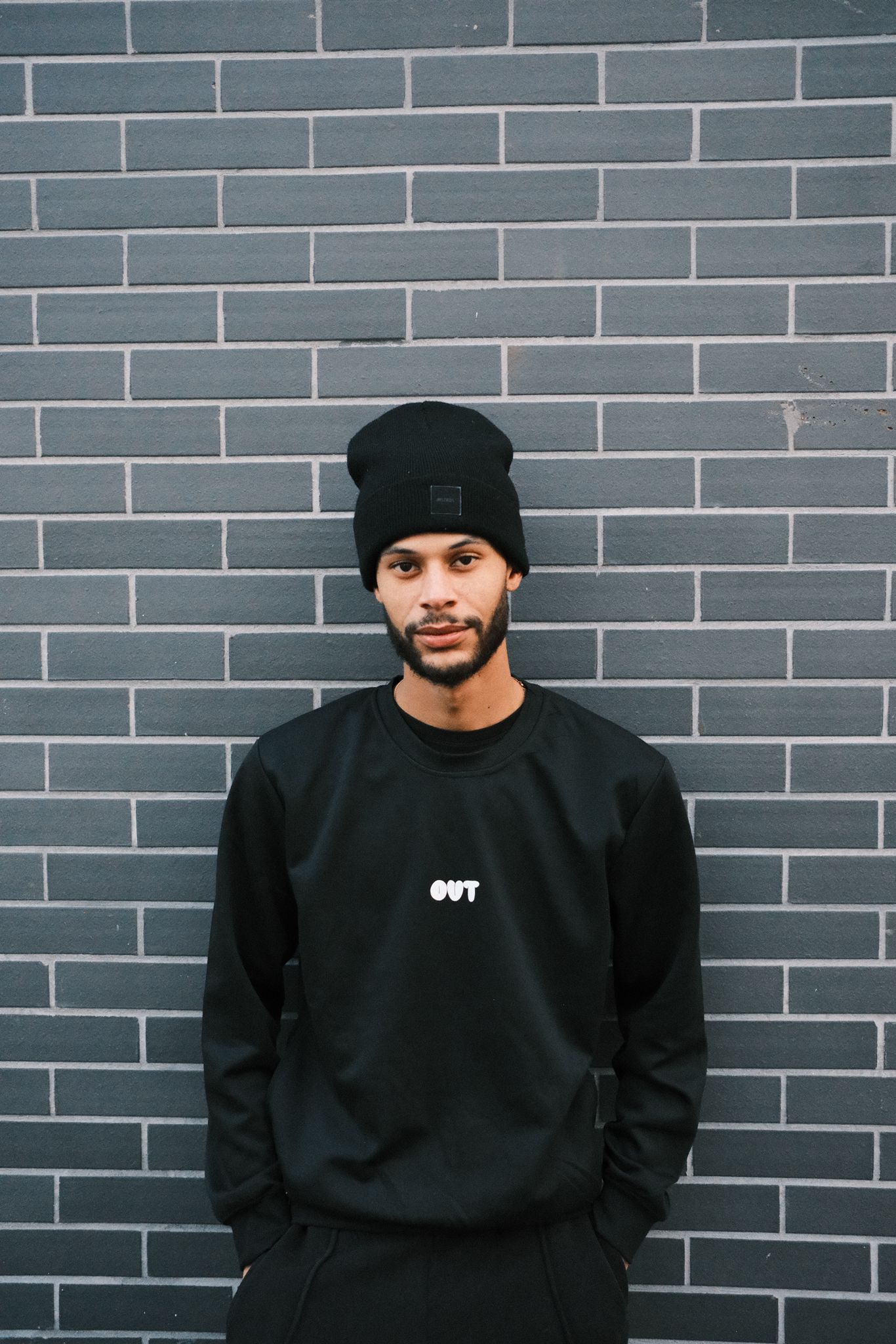 Sweatshirt (BLACK)