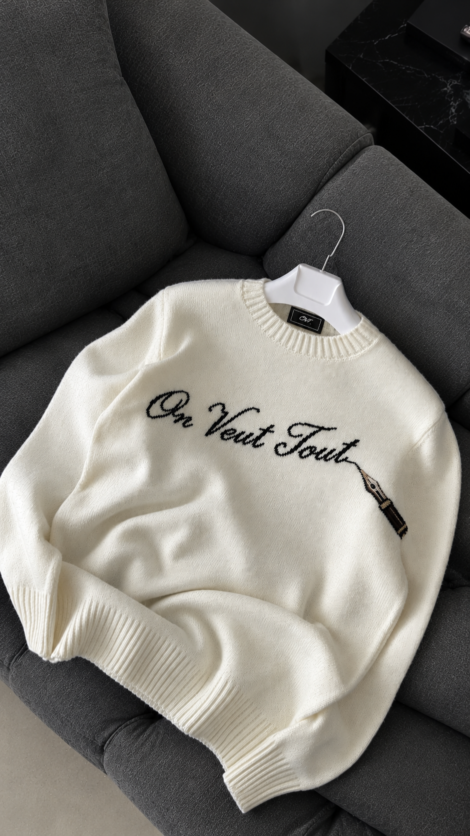 Pull "SIGNATURE WHITE"